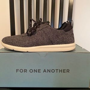 Tom’s Carbrillo black terry cloth lace up sneaker